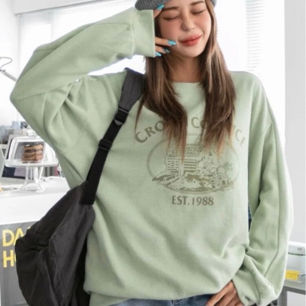 Sweatshirt